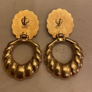 Seashell gold earrings